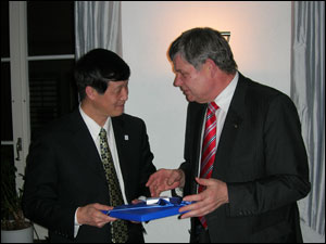 Herr HE Jifeng und Herr Willi MEIER, Z&uuml;rich, 9.1.2008